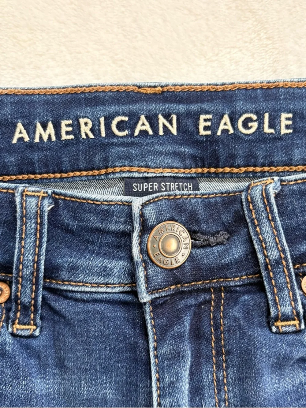 AMERICAN EAGLE Midi Denim Jean Shorts Raw Hem Dark Wash Size 6 Super Stretch - Picture 3 of 8